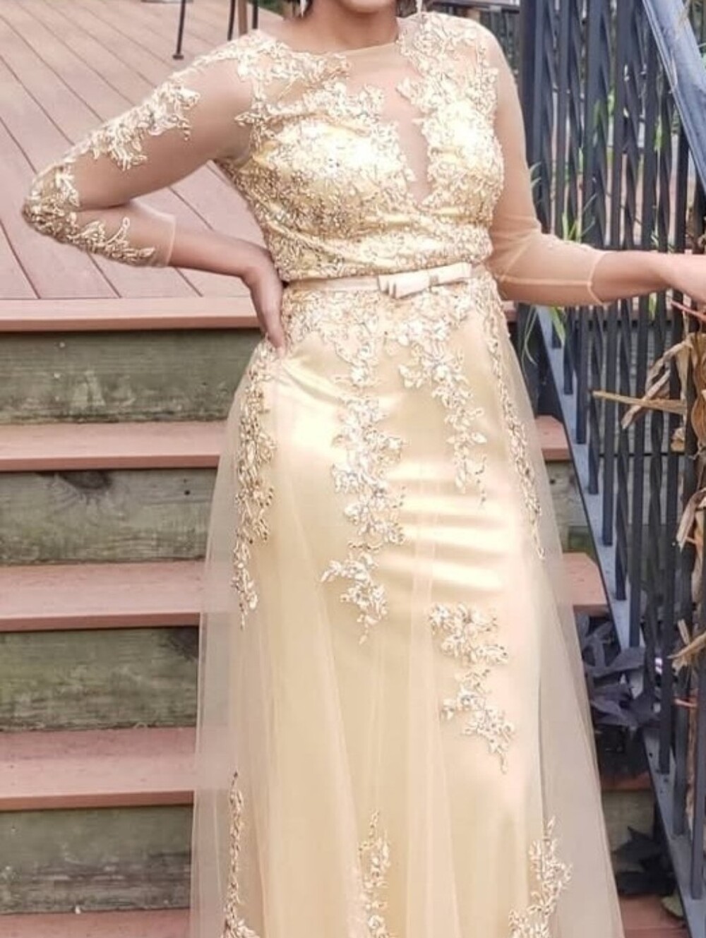 Elegant Gold Lace Appliqué Evening Dress